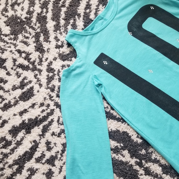 Cold shoulder blouse - Picture 4 of 4